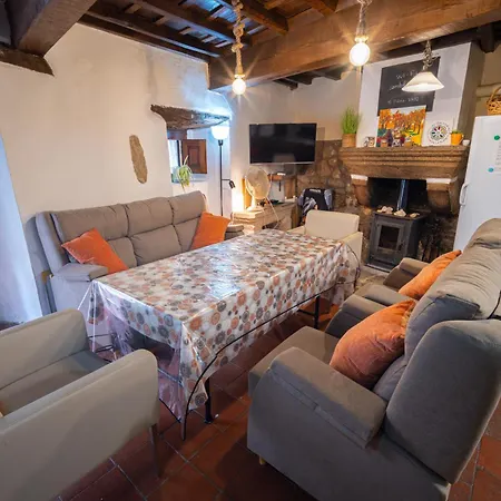 Hostal Albergue San Blas - Vía de la Plata y Cáparra - Vía Verde *
