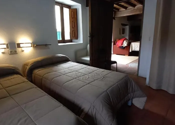 Hostel Albergue San Blas - Via De La Plata Y Caparra - Via Verde