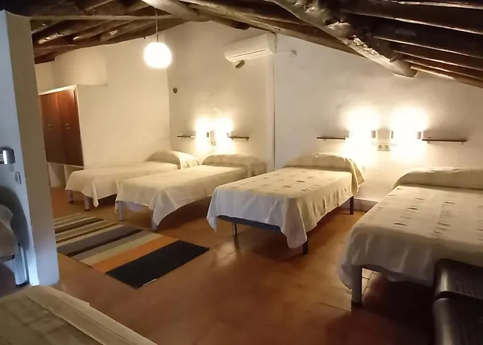 Hostel Albergue San Blas - Via De La Plata Y Caparra - Via Verde